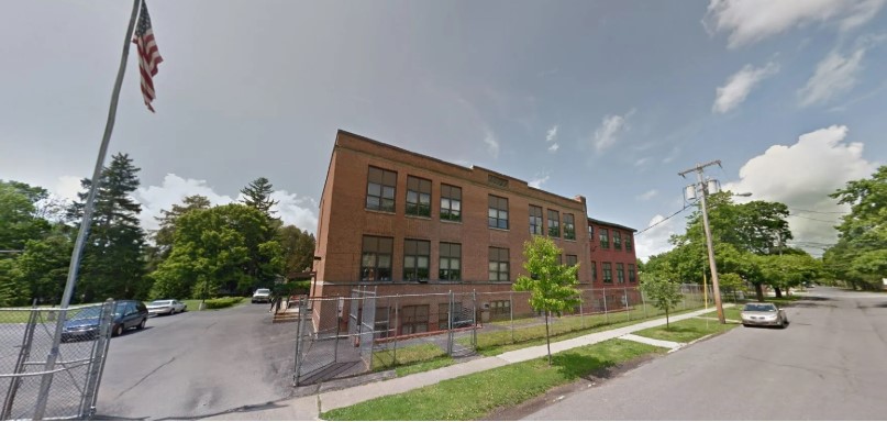 Rhinebeck, Former School - Hudson Valley - Amtrak to Penn